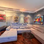 Blue Stella Luxury Apartment
